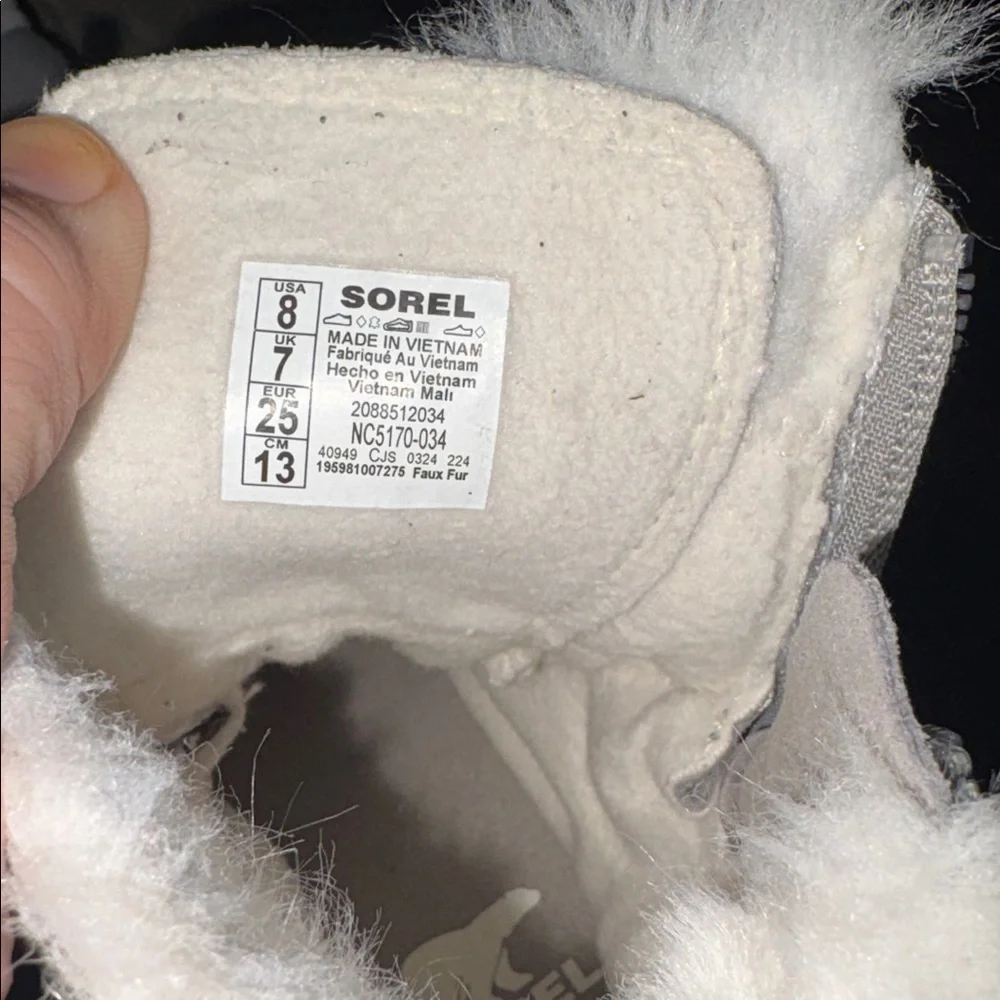Sorel Explorer III Lace Winter Boot kids size 8: waterproof